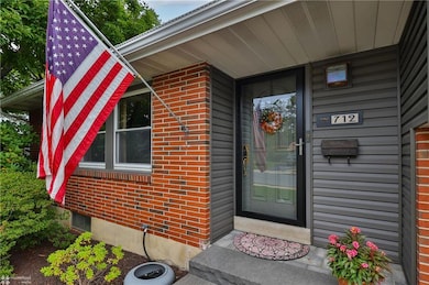 712 W Berger St, Emmaus, PA 18049 - photo 3