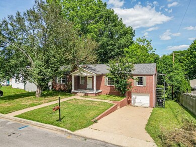 1204 Rolling Fields Dr, Columbia, TN 38401 - photo 4