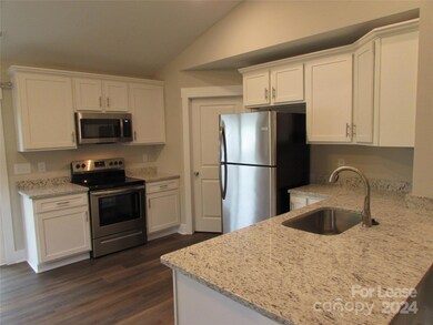 617 Poplar St, Statesville, NC 28677 - photo 3