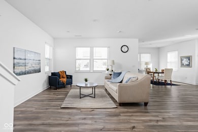 6831 Orchard Run Cir, Whitestown, IN 46075 - photo 5