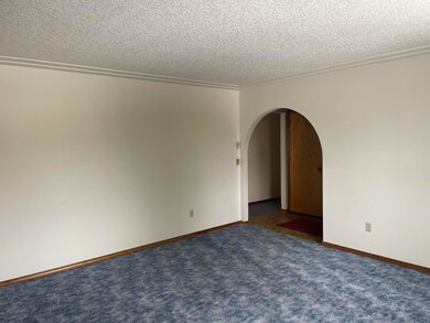 living room.jpg 2