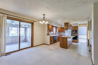 2202 E 47th St, Davenport, IA 52807 - photo 7