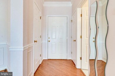 12471 Hayes Ct unit 304, Fairfax, VA 22033 - photo 2