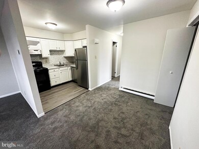 524 W 3rd St, Lansdale, PA 19446 - photo 5