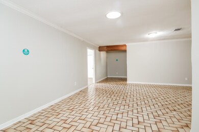 6407 Oaknut Dr, Houston, TX 77088 - photo 4