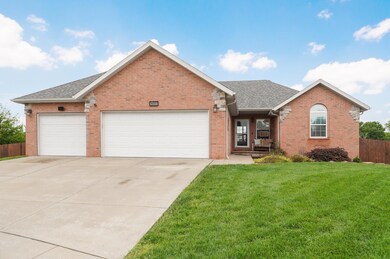 601 W Juan Tabo Ln-2