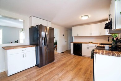 8 Archer Way, Coventry, RI 02816 - photo 3