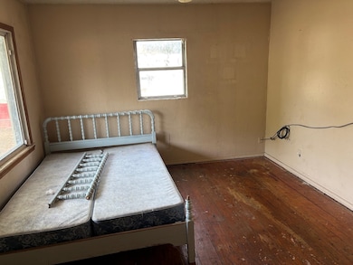 206 E Pine Ave, Duncan, OK 73533 - photo 5