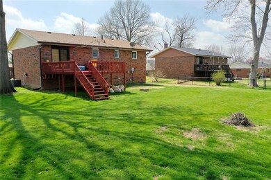 408 Bauer Ln, Maryville, IL 62062 - photo 3