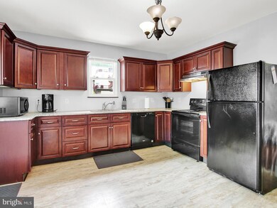 154 Walnut St, Mohnton, PA 19540 - photo 7