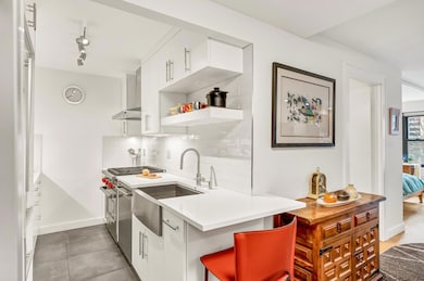 Lincoln Towers unit 3E, New York, NY 10023 - photo 5