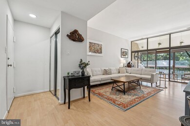 1639 Parkcrest Cir unit 7A/301, Reston, VA 20190 - photo 5