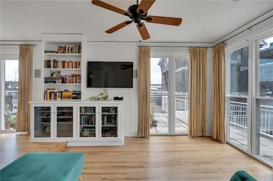 The Cotton Mill unit PH18, New Orleans, LA 70130 - photo 4