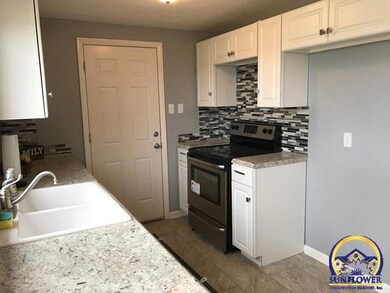 3332 SW Burlingame Rd, Topeka, KS 66611 - photo 2