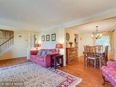 8409 Woodford Ct, Vienna, VA 22182 - photo 4