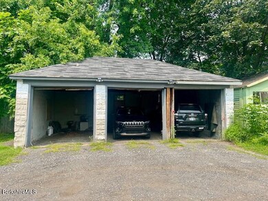 29 Dalton Ave, Pittsfield, MA 01201 - photo 2