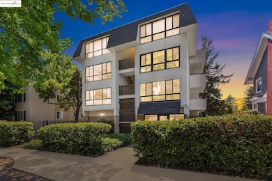 View of apartment building / complex