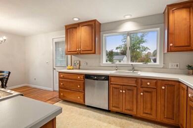 14 Buttercup Ln, Medway, MA 02053 - photo 4