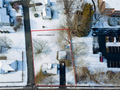 429 Forest Ave, Middletown, RI 02842 - photo 2