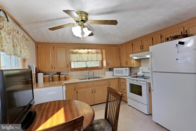 62 S Main St, Stewartstown, PA 17363 - photo 5