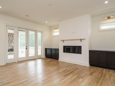 005-1280x960-living-room