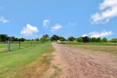 31500 Charter Ln, Waller, TX 77484 - photo 5