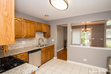 2051 Peach Tree Ln unit 4124, Algonquin, IL 60102 - photo 4