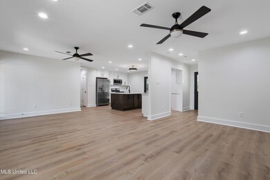 613 Clark Ave, Ocean Springs, MS 39564 - photo 5