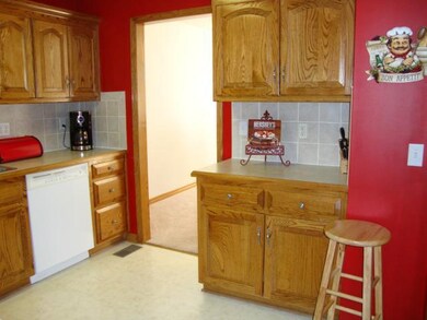 BRIGHT WORKING ENVIRONMENT IN KITCHEN.