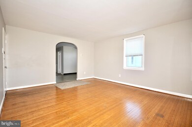 8035 Pine Rd unit 2ND FLOOR, Philadelphia, PA 19111 - photo 6