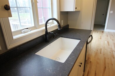 8 Laredo Ln unit 4, Rochester, NH 03868 - photo 6