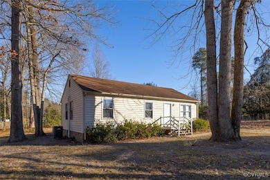 12227 Bristle Cone Ln, Ruther Glen, VA 22546 - photo 2