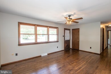 74 Walnut St, Clayton, NJ 08312 - photo 4