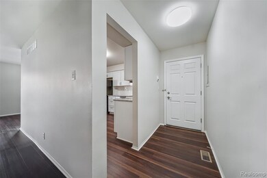 6151 Orchard Lake Rd unit 103, West Bloomfield, MI 48322 - photo 3
