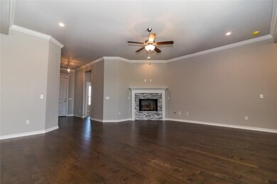 320 Captain Stockton St, Prairie Grove, AR 72753 - photo 2