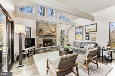 11510 Turnbridge Ln, Reston, VA 20194 - photo 5