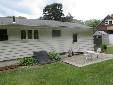 4 Wayne Ct, Holyoke, MA 01040 - photo 4