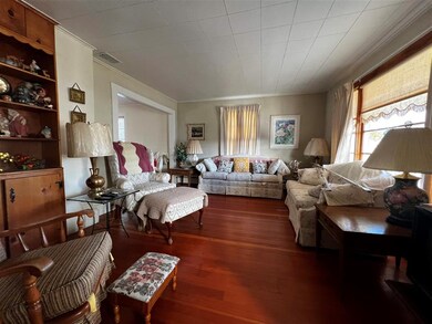 27 Cramton Ave, Rutland, VT 05701 - photo 2