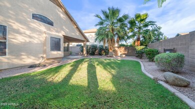 4463 East Desert Sands Drive-007