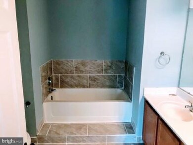 4022 Chetham Way, Woodbridge, VA 22192 - photo 6