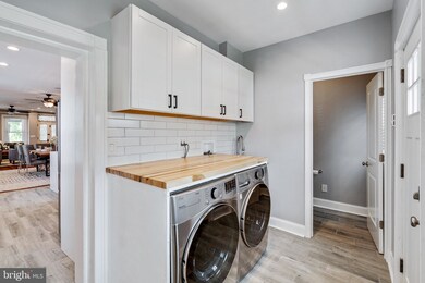 298 Hermitage St, Philadelphia, PA 19127 - photo 4