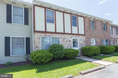 120 North Aly, Mount Joy, PA 17552 - photo 2