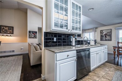 Gorgeous Remodeled Kitchen, Granite Counters and H