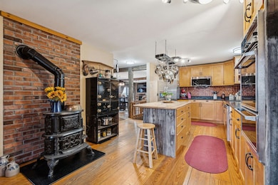 867 E Bethel Rd, Randolph Center, VT 05061 - photo 3