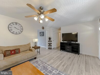 25997 Shenandoah Dr, Mechanicsville, MD 20659 - photo 5