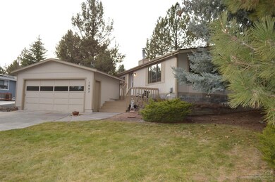 1005 SE Laurelwood Place, Bend, OR 97702 - photo 2
