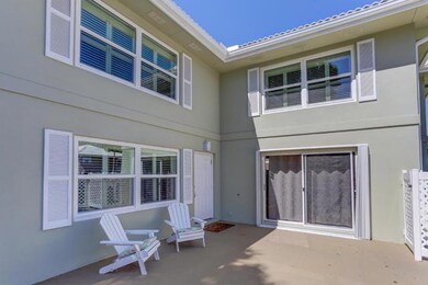 Hurricane shutter mls 1918 Stratford Way