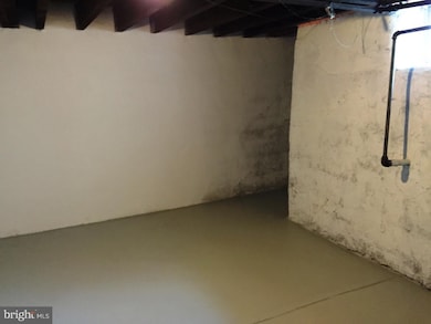 6845 Clover Ln, Upper Darby, PA 19082 - photo 6