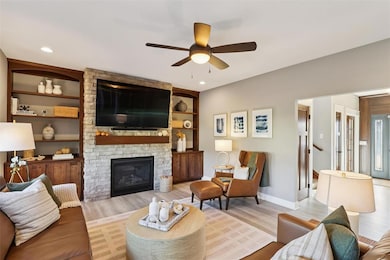 8243 Sky View Cir, West Des Moines, IA 50266 - photo 4