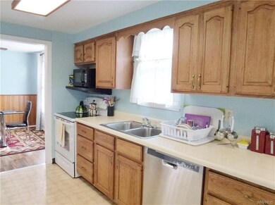 Kitchen: Another view into the Kitchen. Also, all 